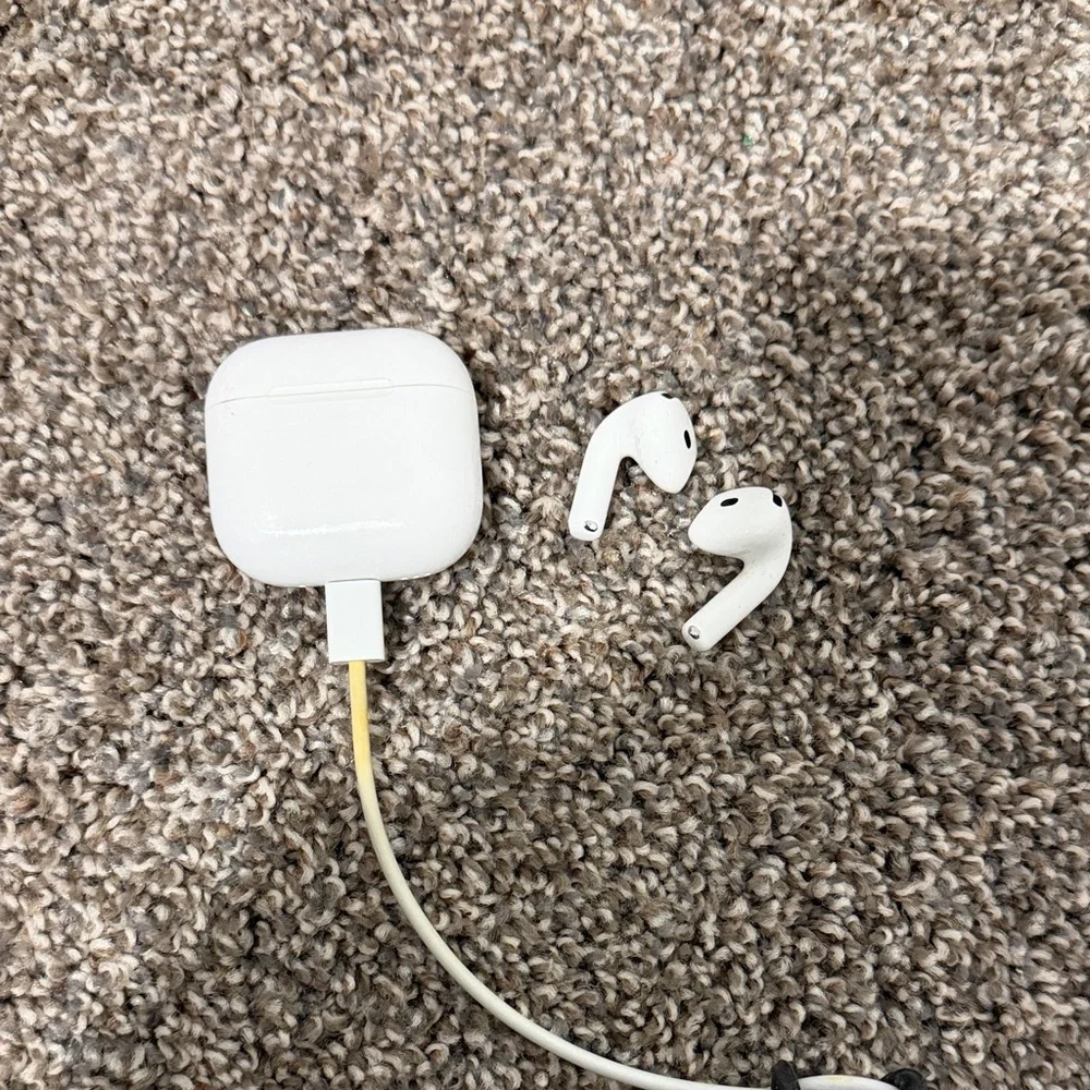 Apple White AirPods with Case
